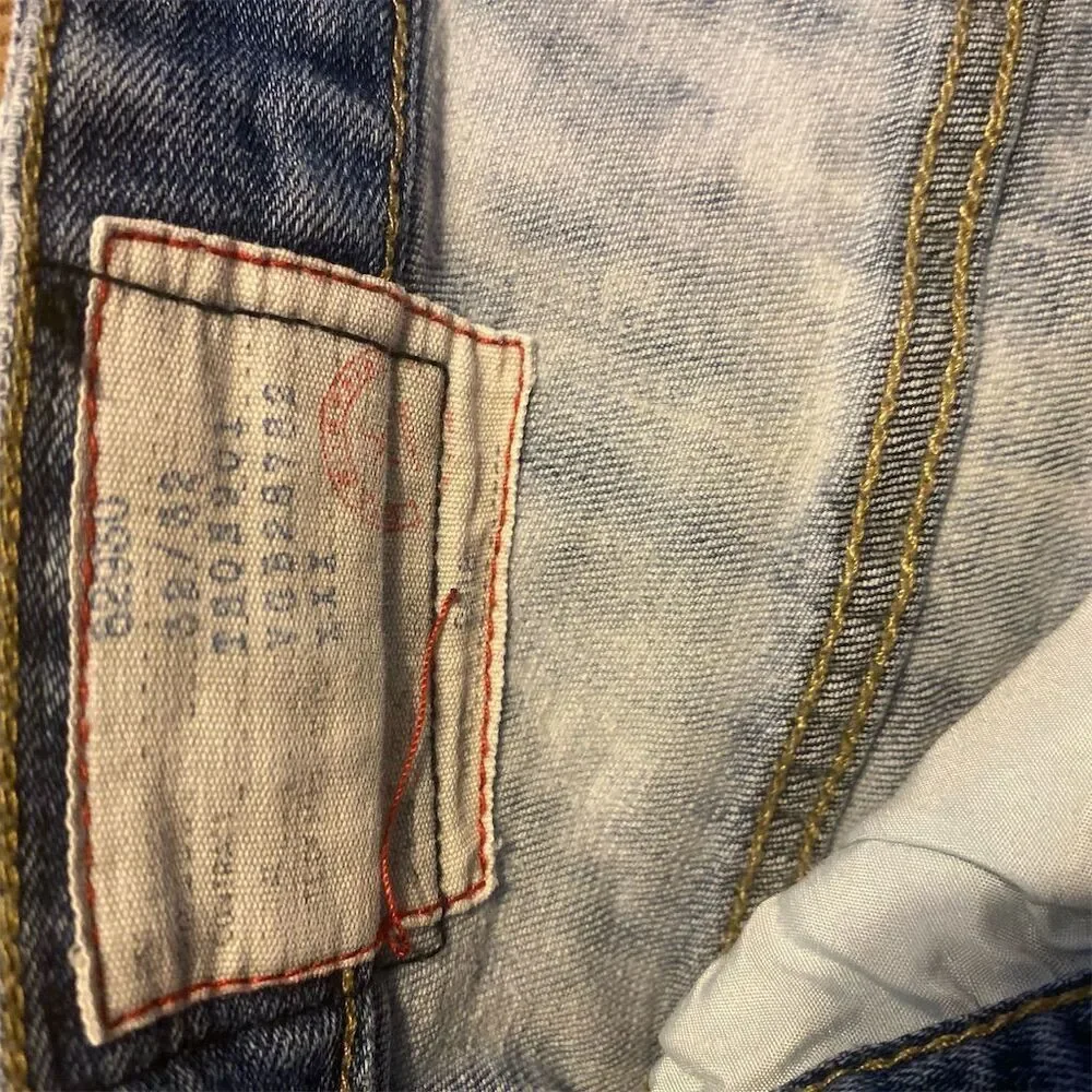 Men's Vintage Light Blue Denim Jeans Size 32 Straight Fit